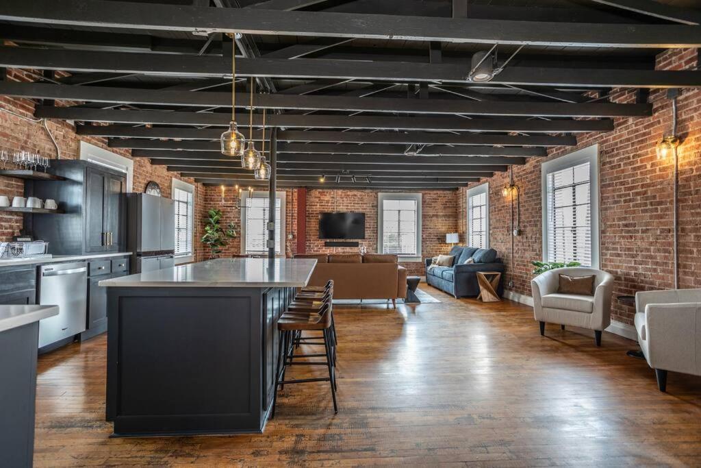 The Loft At 113 - Gateway To The North Texas Hill Country Apartment Muenster Ngoại thất bức ảnh