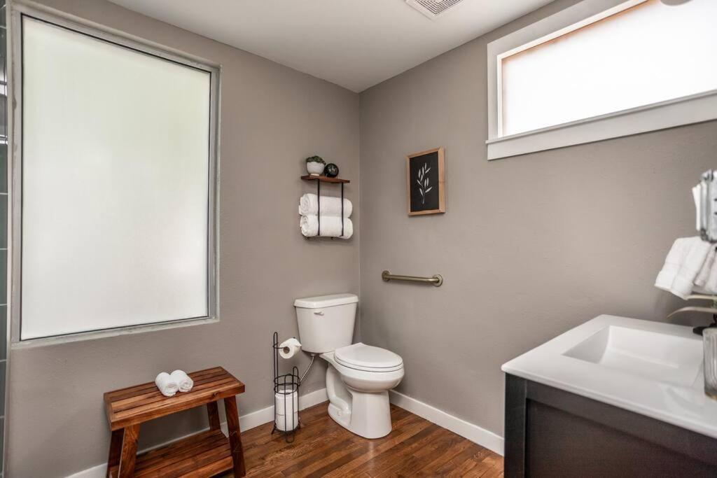 The Loft At 113 - Gateway To The North Texas Hill Country Apartment Muenster Ngoại thất bức ảnh